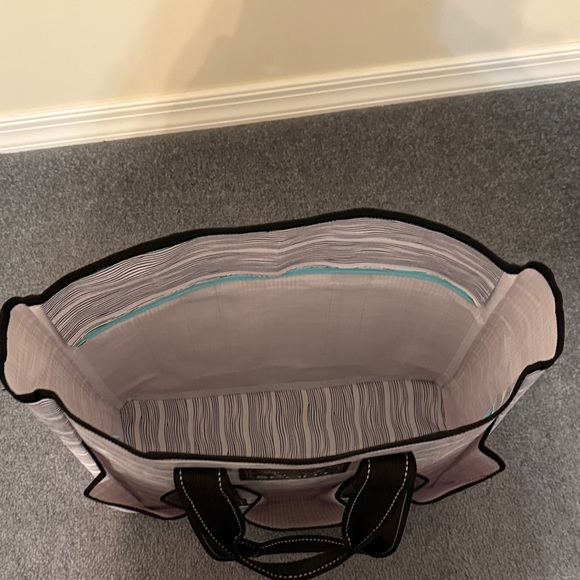 Scout Black Trimmed Tote with Turquoise Base and Navy blue wavy lines. NWOT - Picture 5 of 7